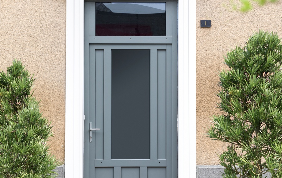 Notre gamme de porte d'entrée en BOIS CLASSIQUE et CREATIVE CONTEMPORAINE à LA SOUTERRAINE